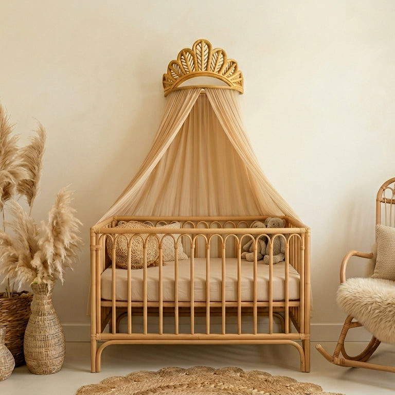 Rotan bedkroon & gordijnen